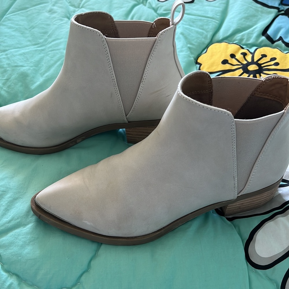 Dolce vita boots size 7